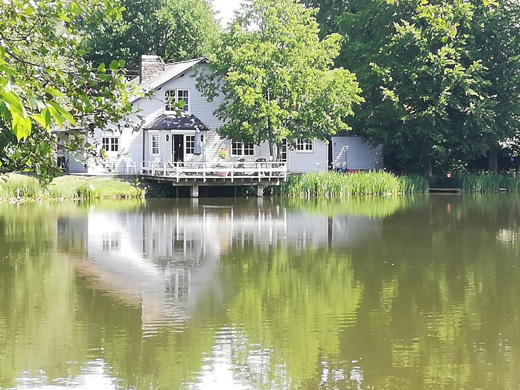 La Maison Du Lac Cul-des-Sarts Eksteriør billede